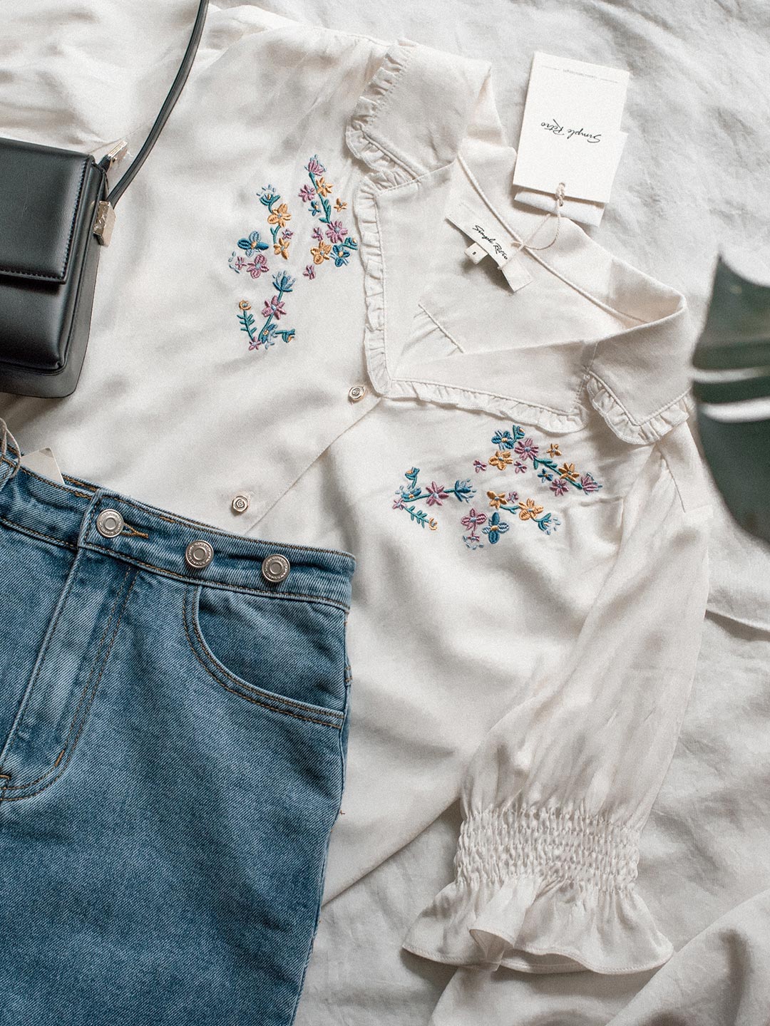 Alicia Floral Embroidery V-Neck Blouse White