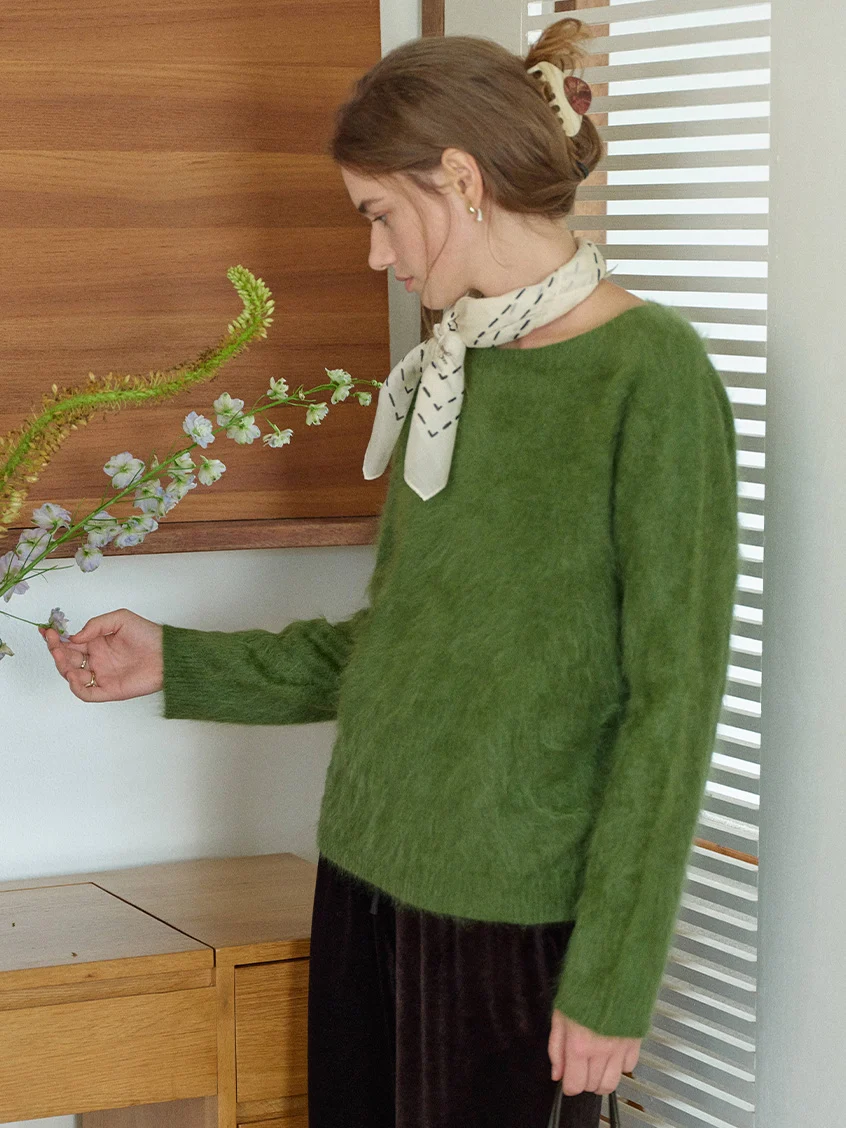 Tru Cloud-Soft Wool Round Neck Sweater Grass Green