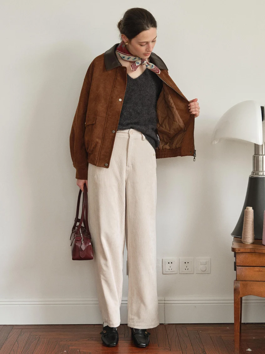Alaiya V-Neck Lustrous Wool-Silk-Cashmere Sweater