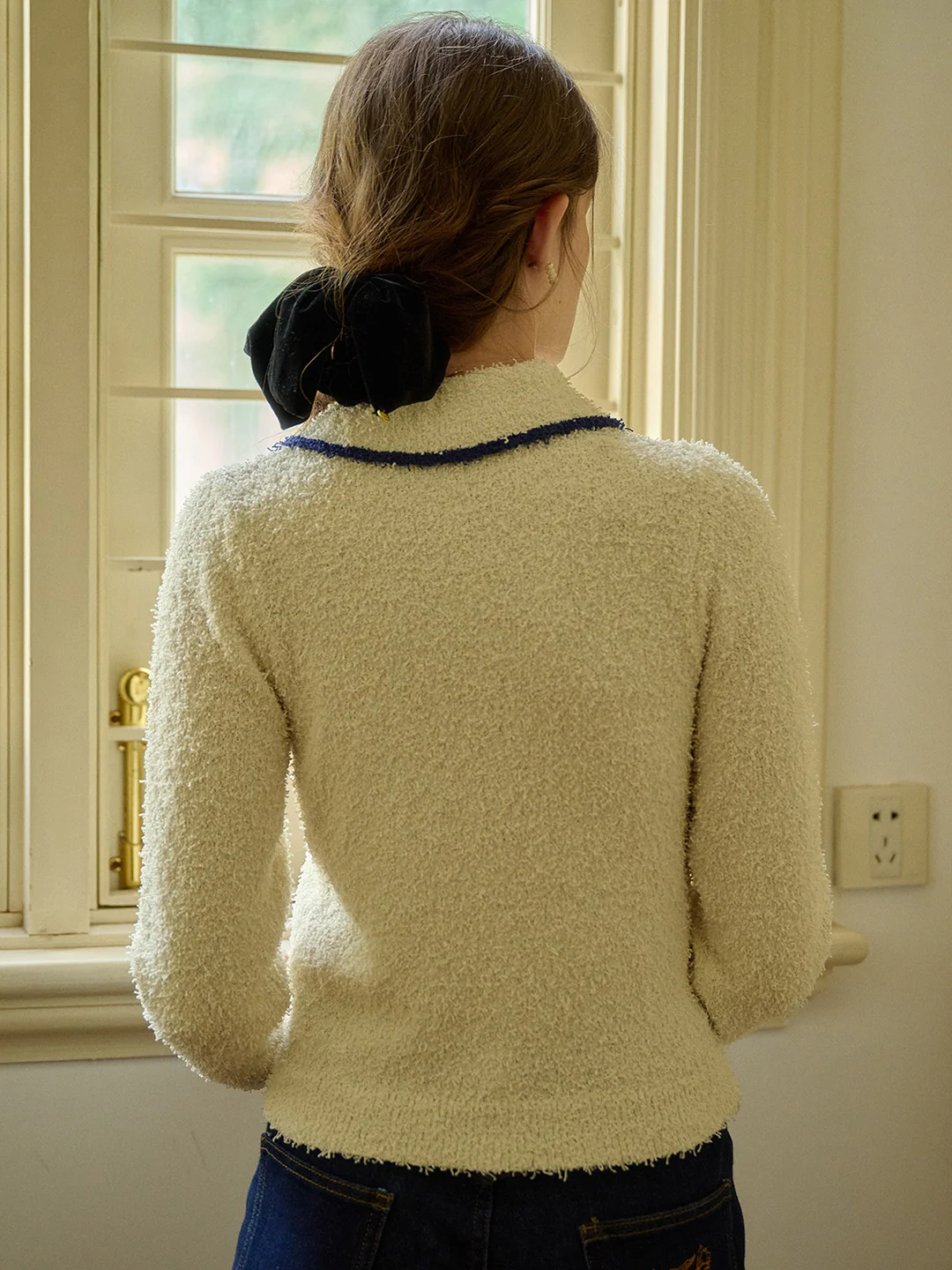 【Final Sale】Paige V-Neck Contrasting Trim Bow Sweater
