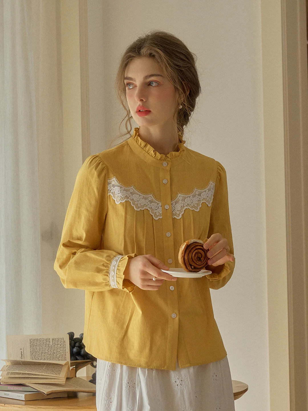 【Final Sale】Kitty Wavy Stand Collar Lace Blouse - Yellow