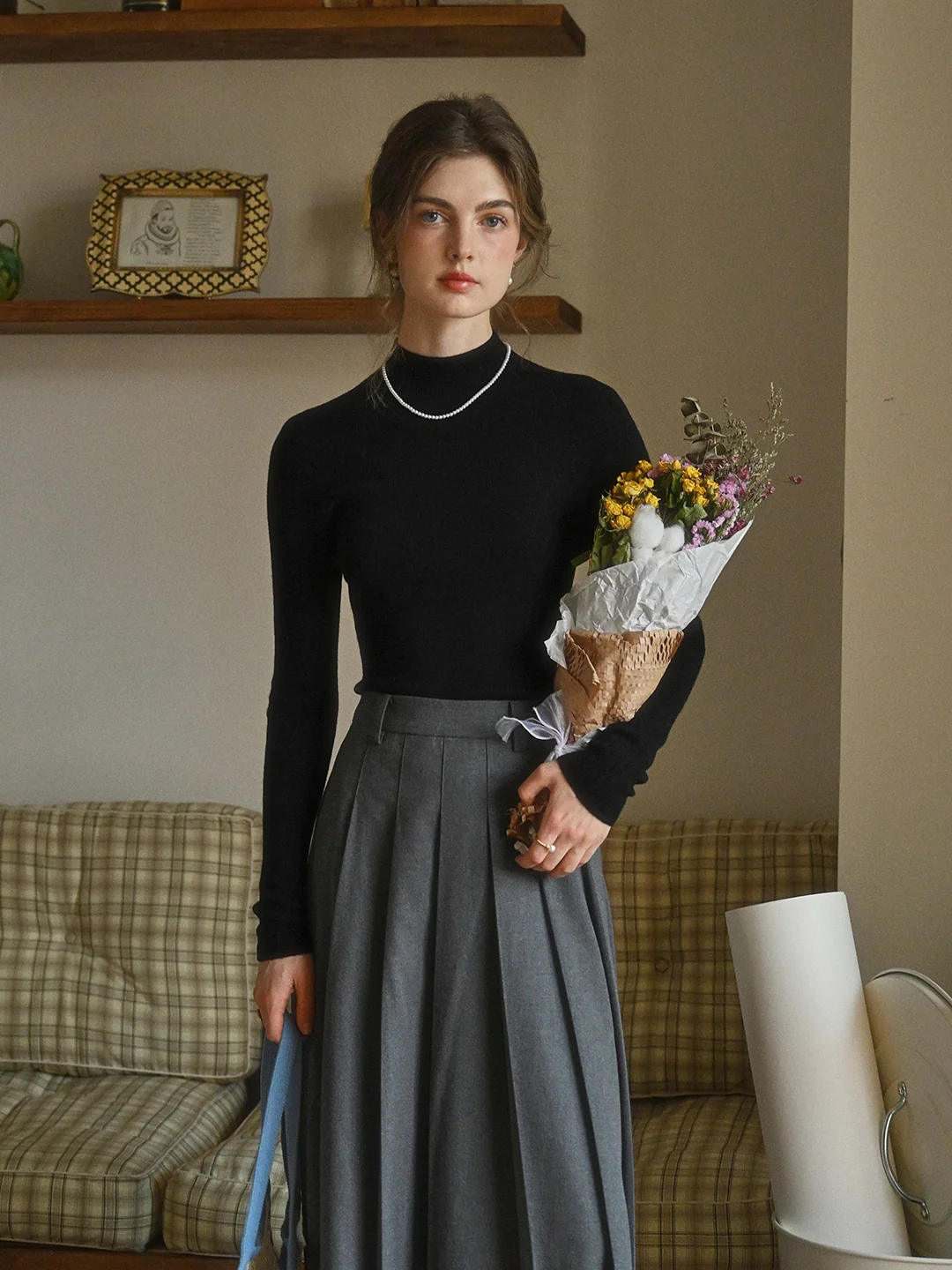 Erin 100% Wool Simple Mock Neck Slim Fit Sweater - Black