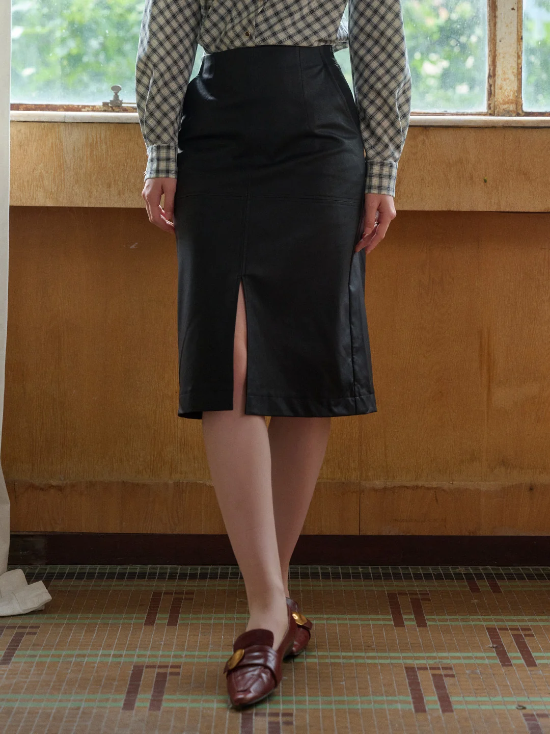 【Final Sale】Aisha Slit Mid-Length PU Leather Skirt