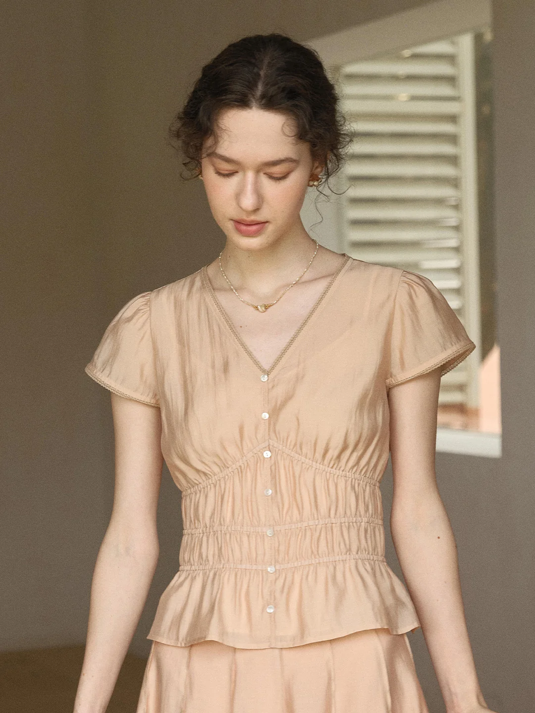 Amelia V-Neck Light Lyocell Blouse