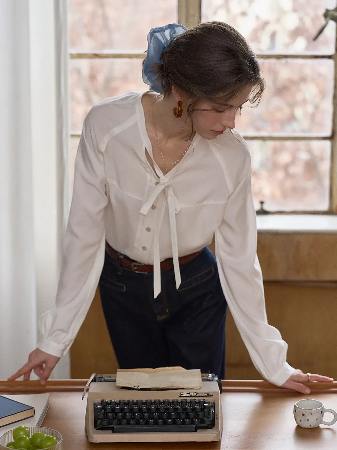 【Final Sale】Saoirse Tie Collar Linen Blouse