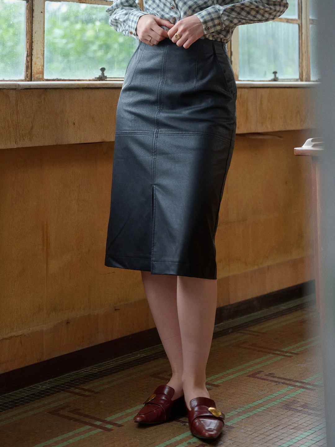 【Final Sale】Aisha Slit Mid-Length PU Leather Skirt