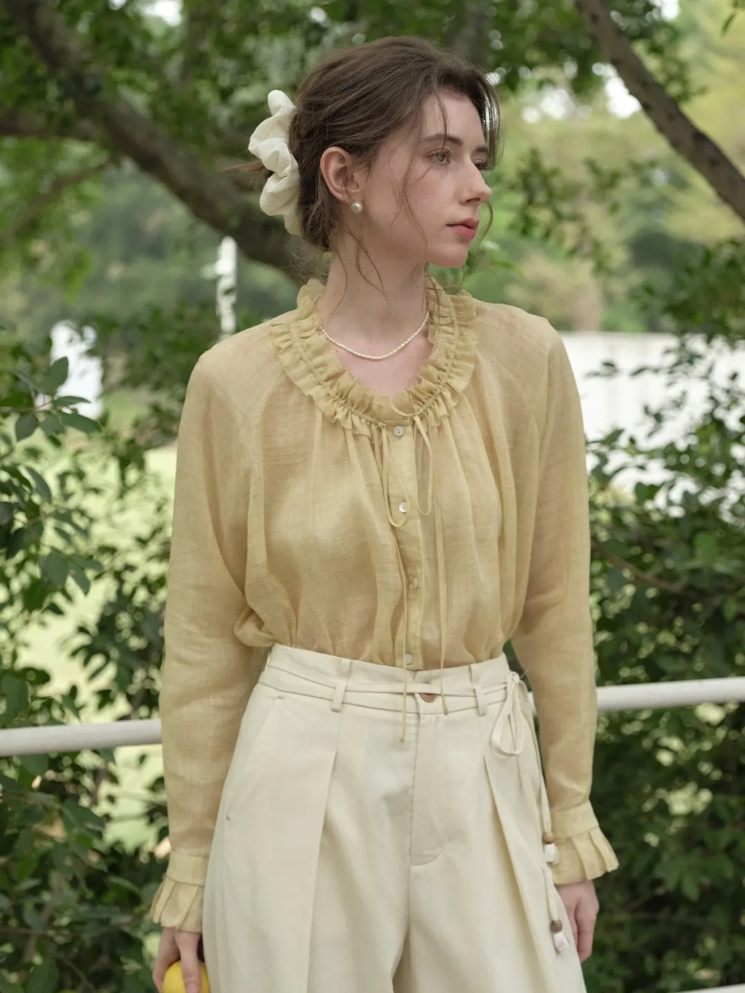 Aura Ruffle Collar Ramie Blouse