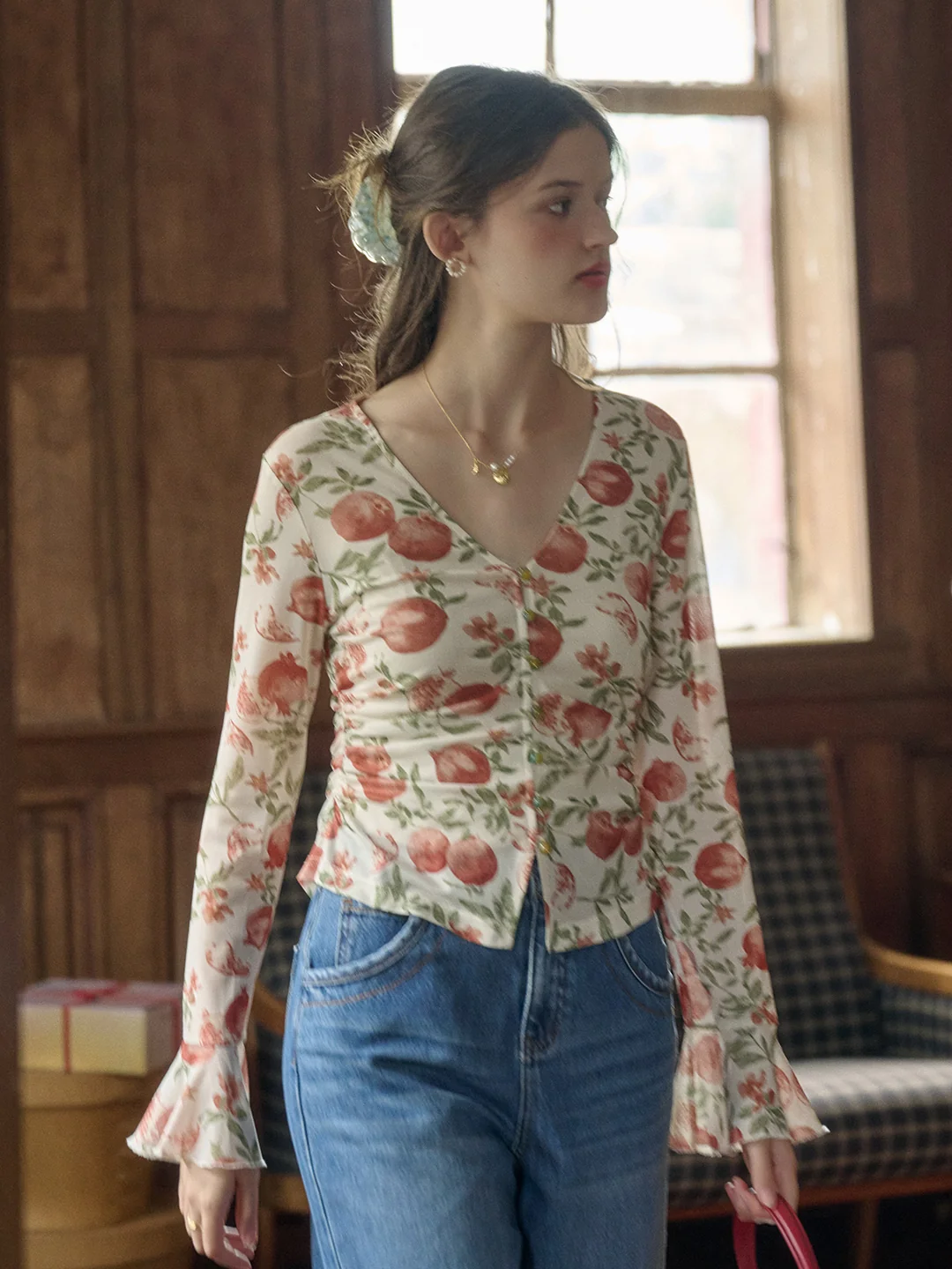 【Final Sale】Juliette V-Neck Guava Pattern Blouse