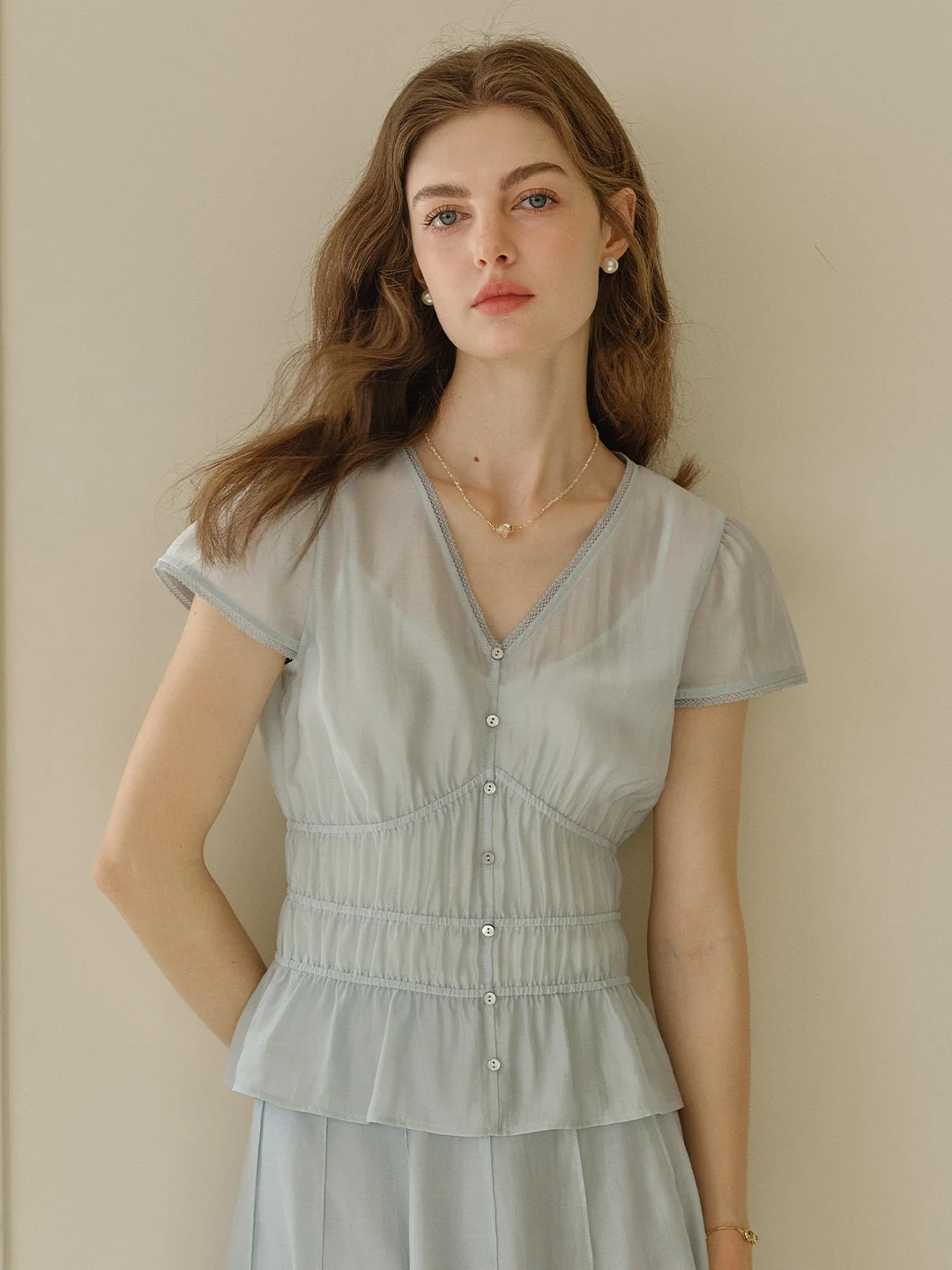 Bella V-Neck Light Lyocell Blouse