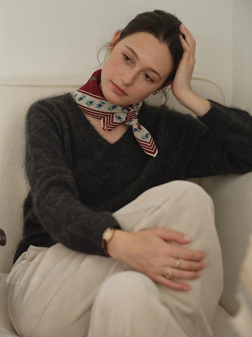 Alaiya V-Neck Lustrous Wool-Silk-Cashmere Sweater