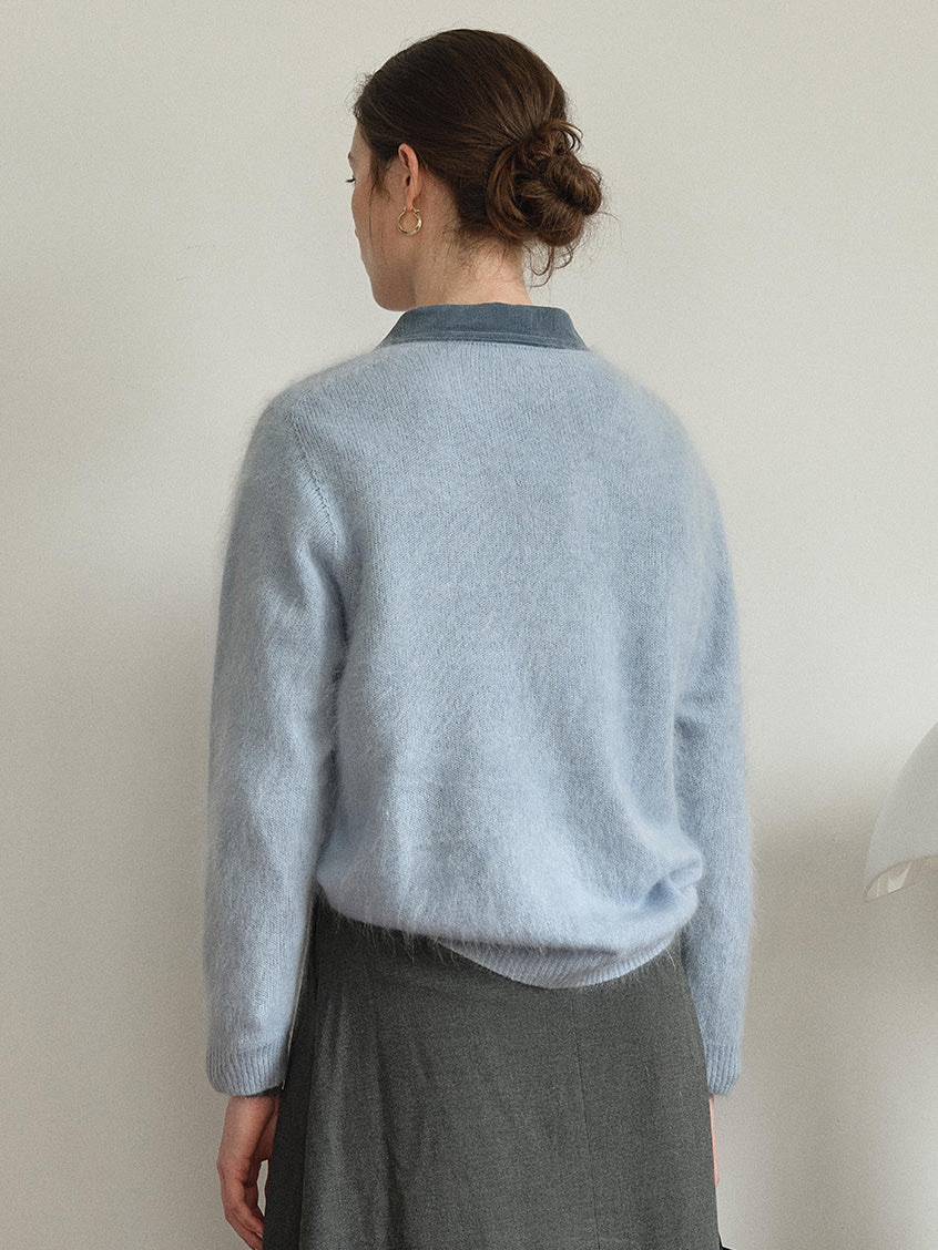 Alaiya V-Neck Lustrous Wool-Silk-Cashmere Sweater