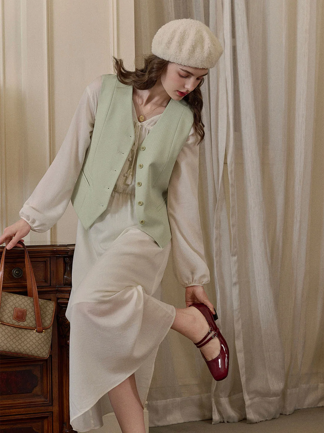 Camille Simple V-neck Vest