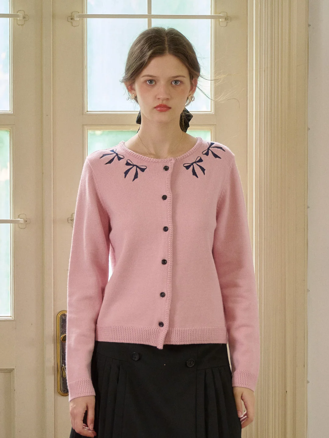 【Final Sale】Nyx Round Neck Contrasting Embroidery Bow Cardigan