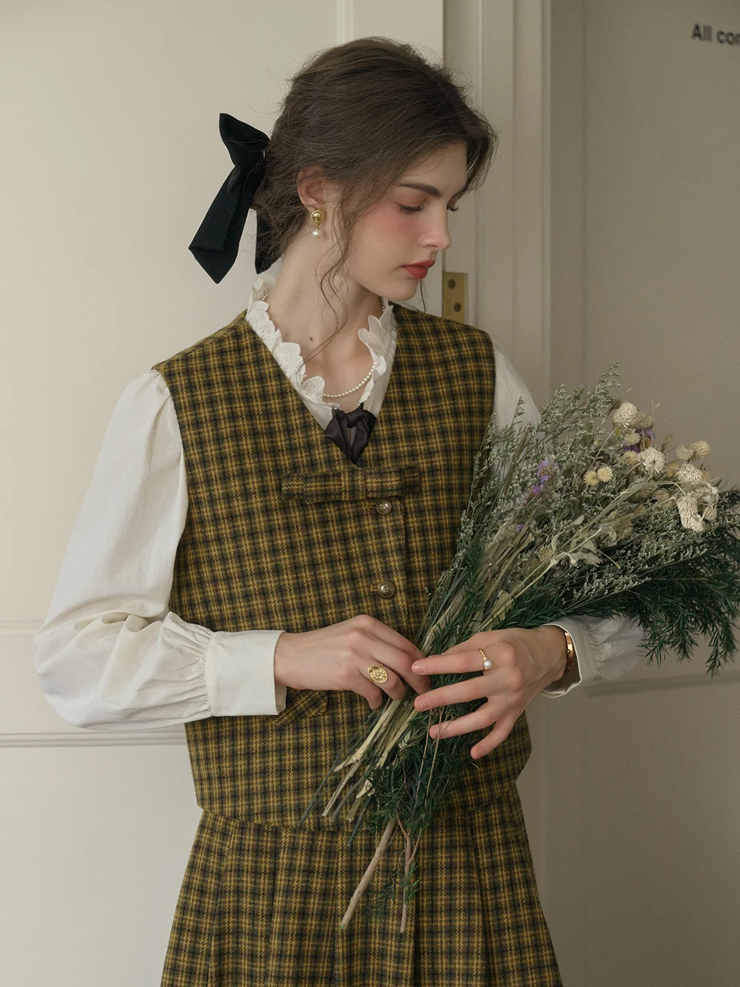 Luz V-neck Slim 3D Bow Black Yellow Plaid Pocket Wool Vest - Yellow