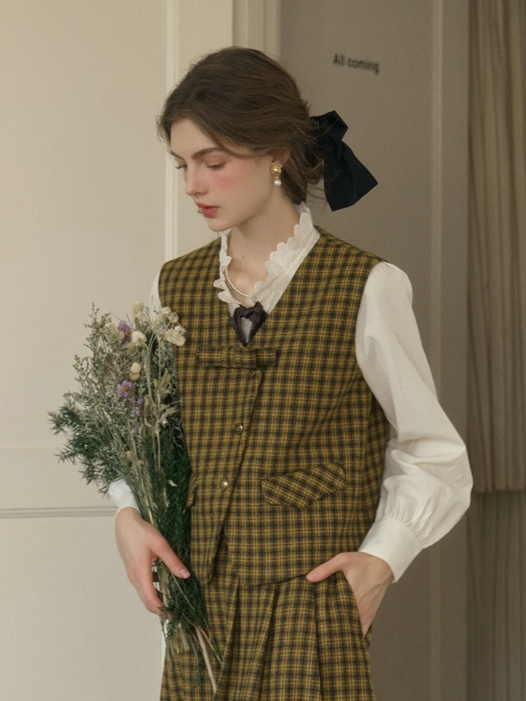 Luz V-neck Slim 3D Bow Black Yellow Plaid Pocket Wool Vest - Yellow
