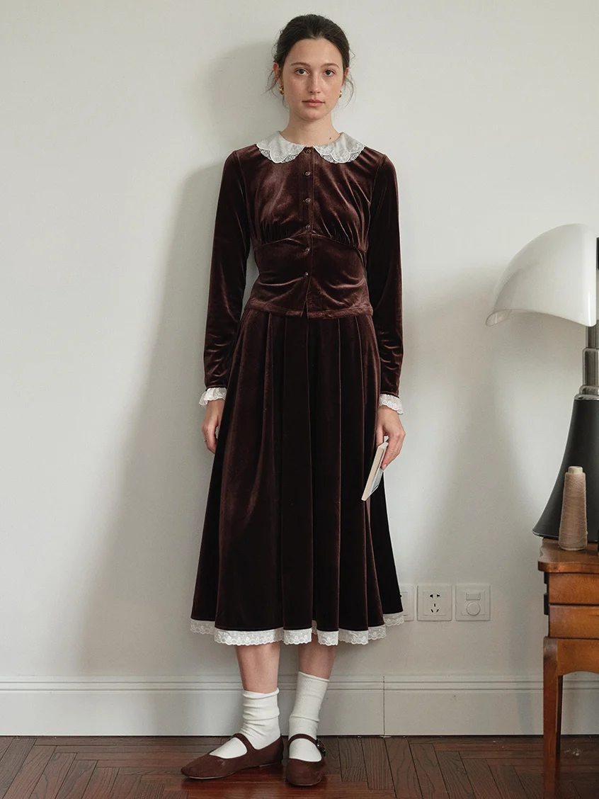Carlota Lace Hem Pocket Velvet Midi Skirt