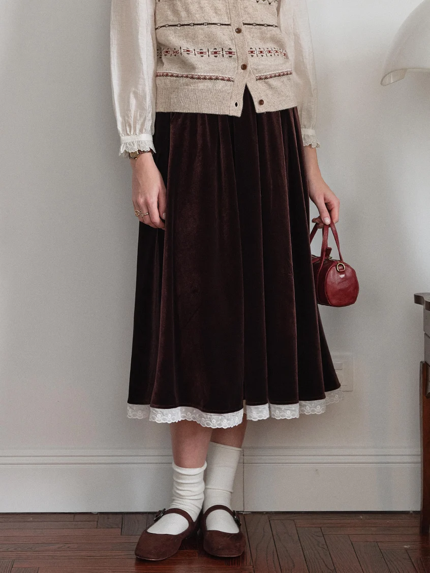Carlota Lace Hem Pocket Velvet Midi Skirt
