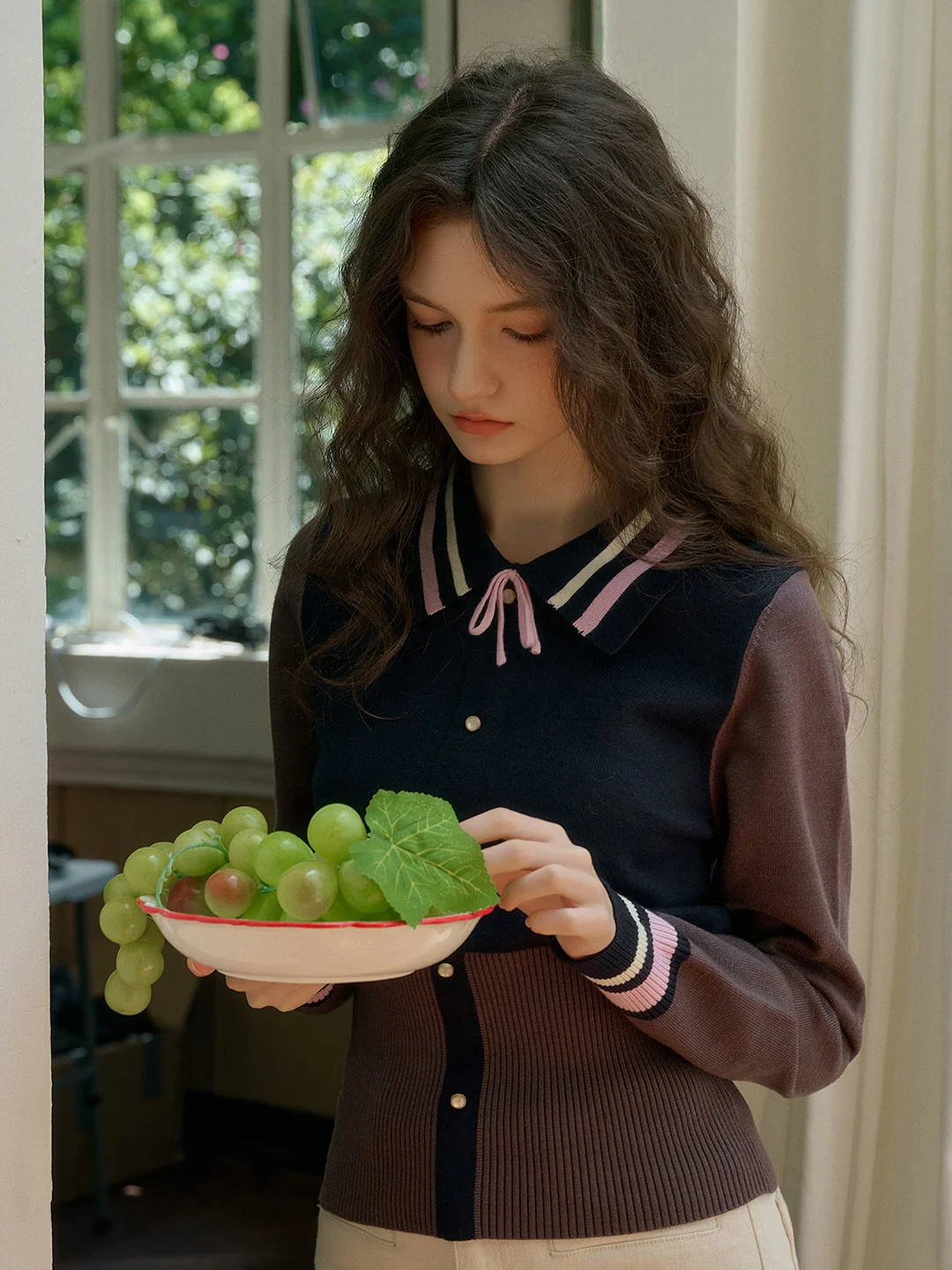 【Final Sale】Dahlia Clashing Colours Doll Neck Bowknot Pullover Sweater