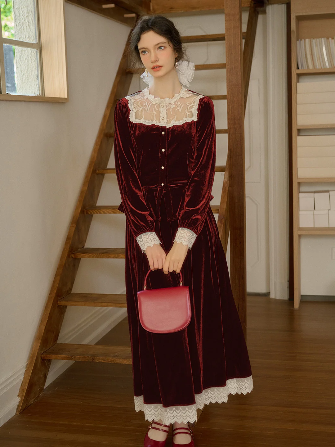 【Final Sale】Cynthia Elegant French Style Contrasting Lace Lapel Cuffs Lace Splicing Velvet Blouse - Red
